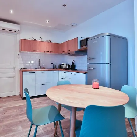 Fully Equipped, Ac & Central As Can Be Apartment