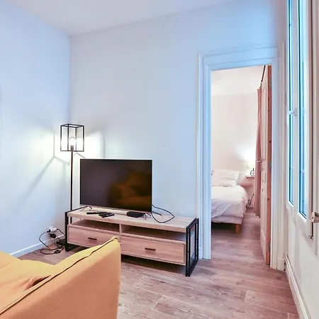 Fully Equipped, Ac & As Be Apartament