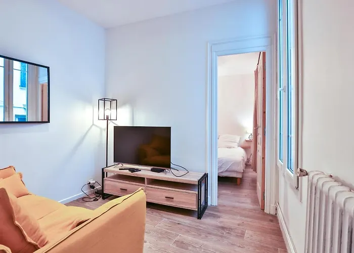 Fully Equipped, Ac & As Be Apartment